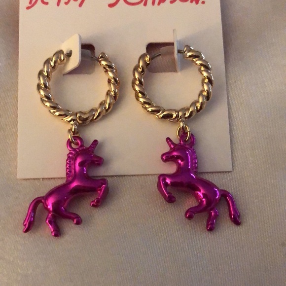 Betsey Johnson Gold Tone & Fuchsia Metallic Unicorn Huggie Hoop Earrings NWT - Picture 7 of 10